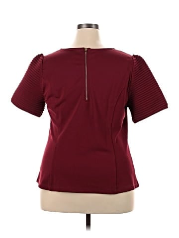 Monroe and Main Short Sleeve Top (view 2)