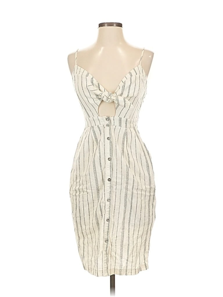 Pre-owned Astr Casual Dress In White