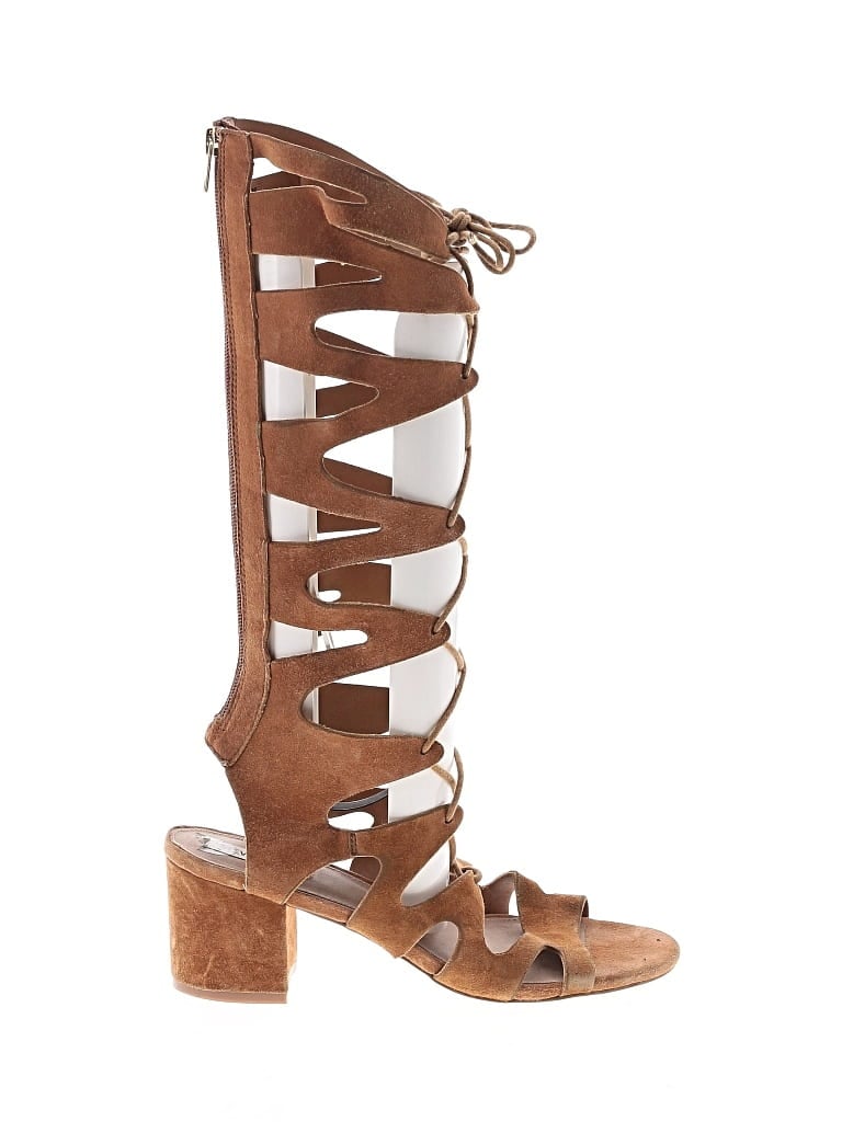 Pre-owned Steve Madden Heels In Brown