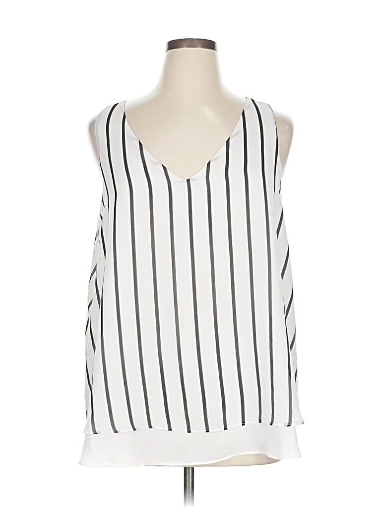 Pre-owned Torrid Sleeveless Blouse In White