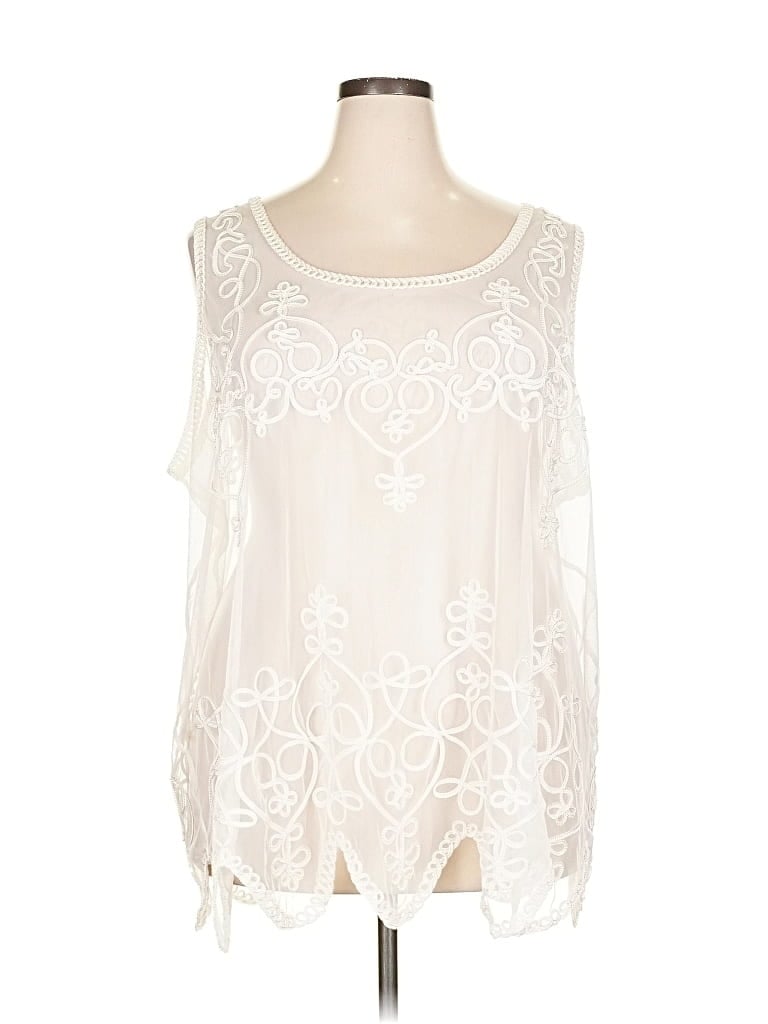 Pre-owned Torrid Sleeveless Blouse In White