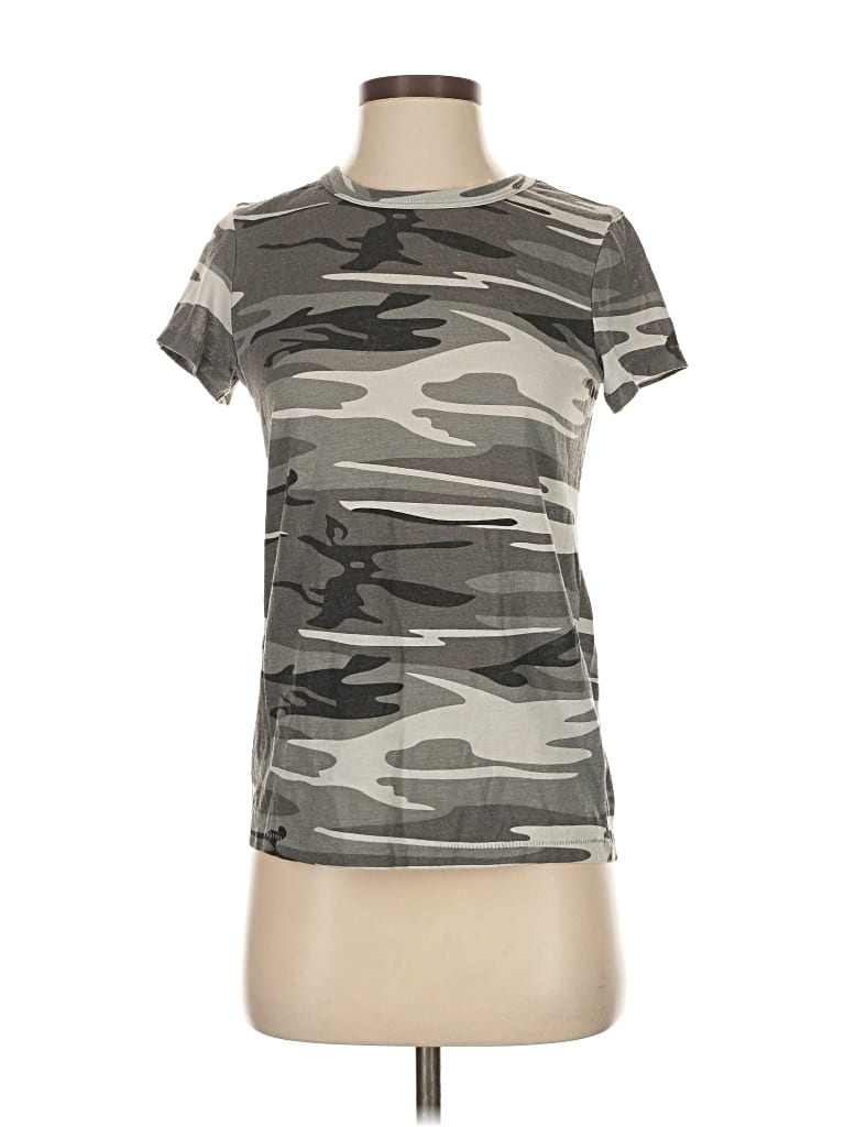 Pre-owned Alternative Active T-shirt In Gray