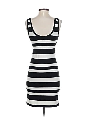 Willow & Clay Casual Dress (view 2)