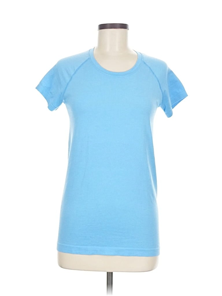 Pre-owned Lululemon Athletica Short Sleeve T-shirt In Blue
