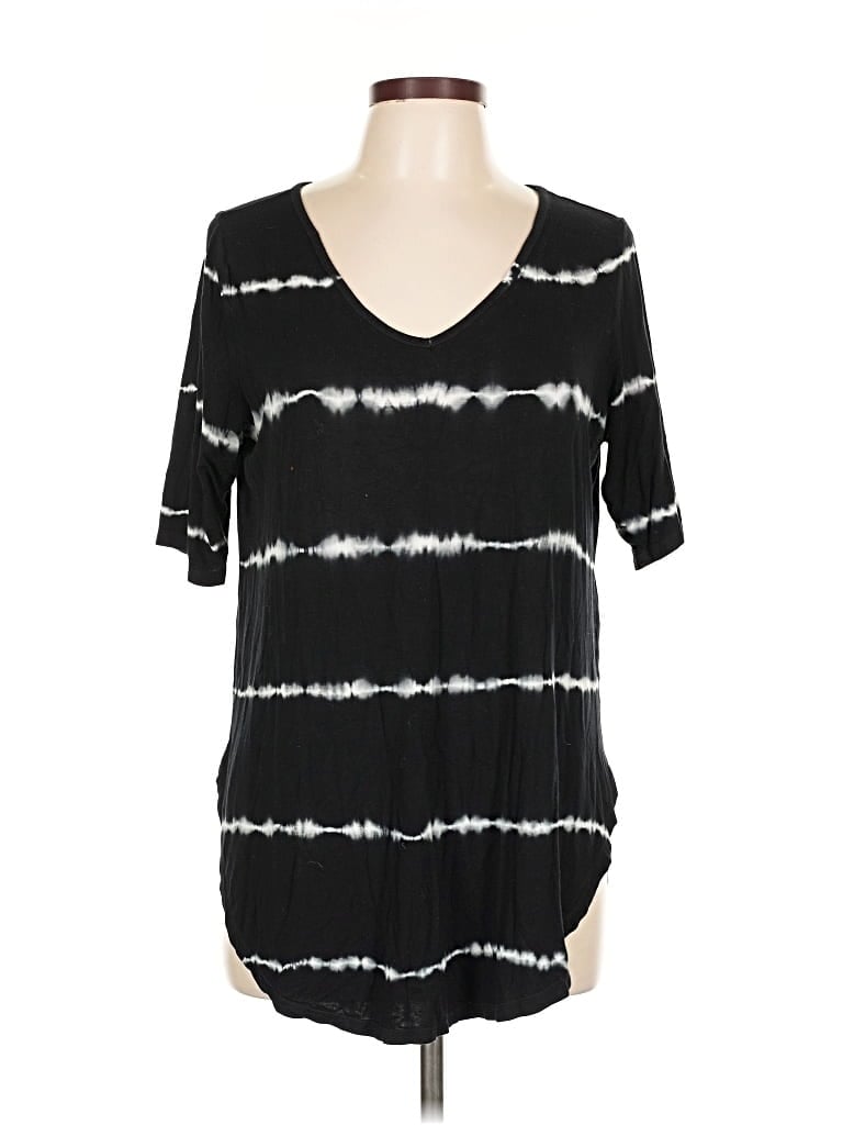 Pre-owned Torrid Short Sleeve T-shirt In Black