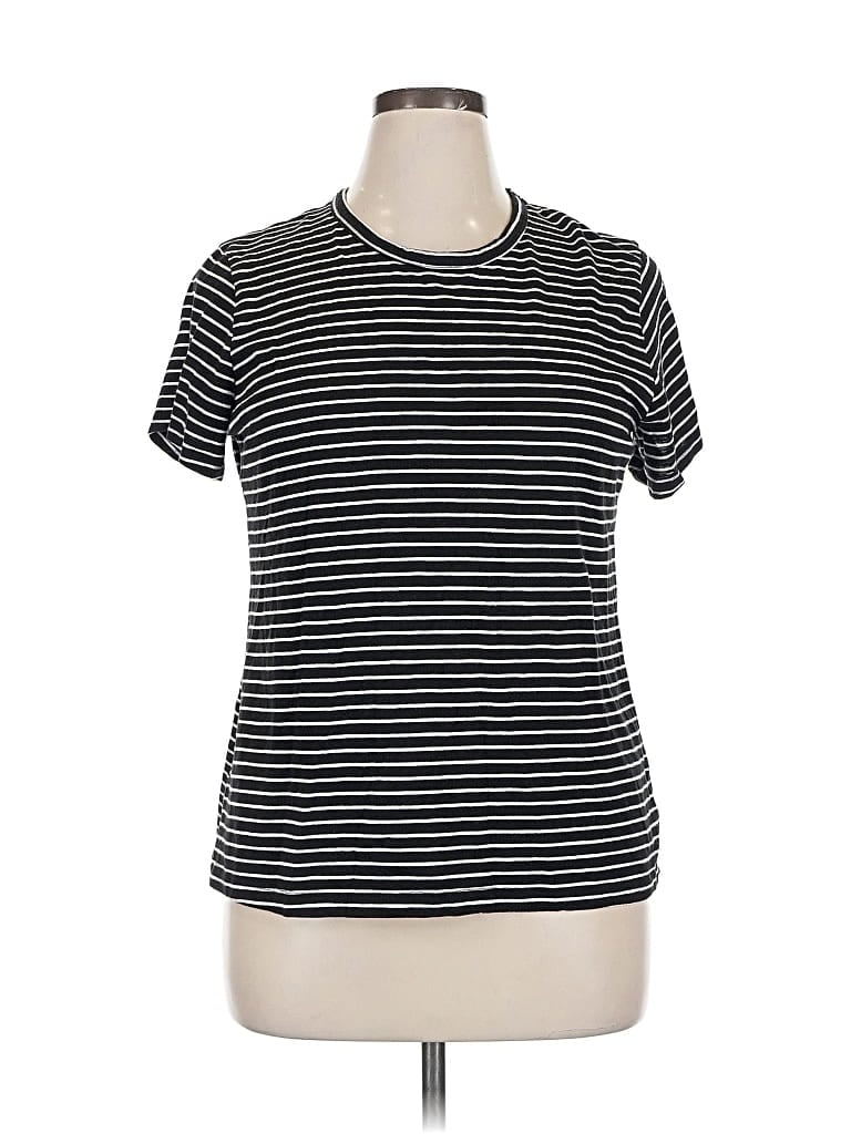 Pre-owned Time And Tru Short Sleeve T-shirt In Black