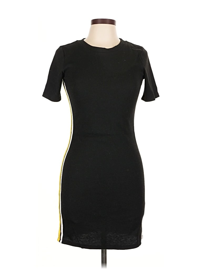 Pre-owned Divided By H&m Casual Dress In Black