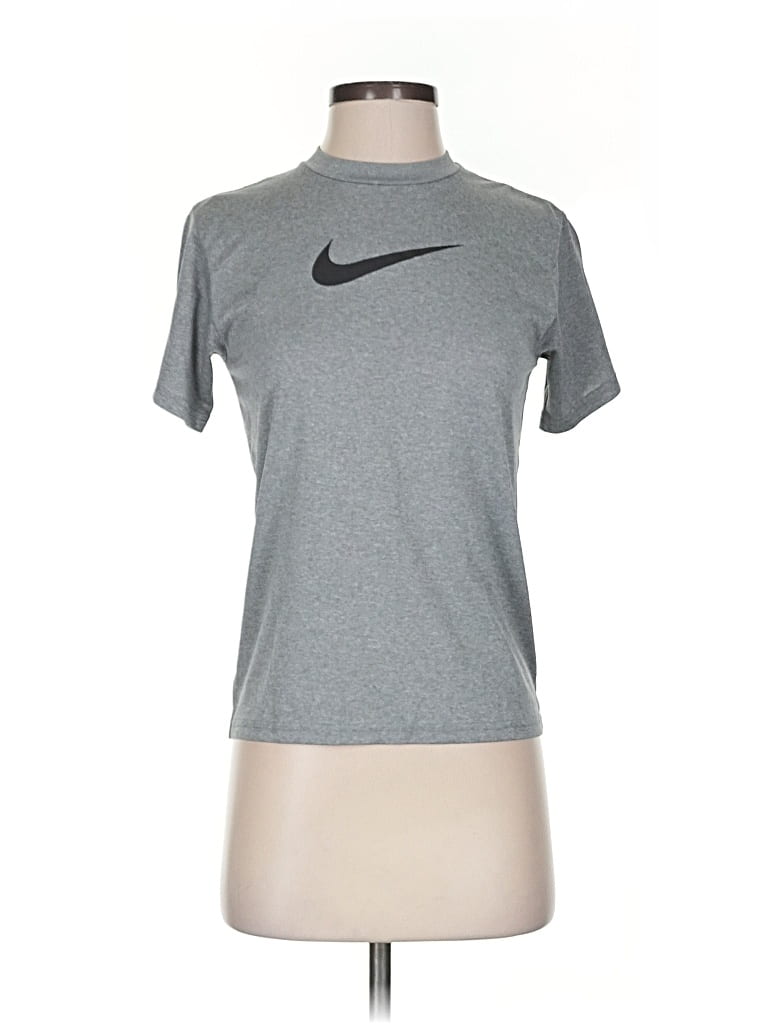 Pre-owned Nike Active T-shirt In Gray