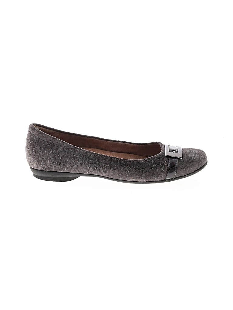 Pre-owned Clarks Flats In Purple