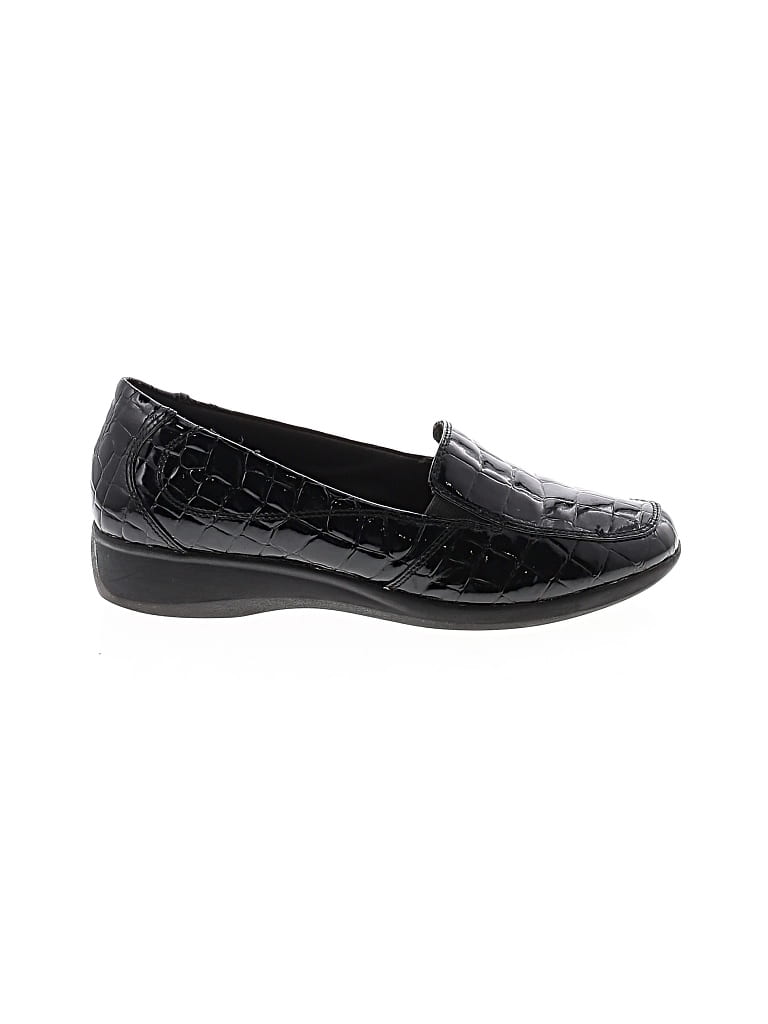 Pre-owned Clarks Flats In Black