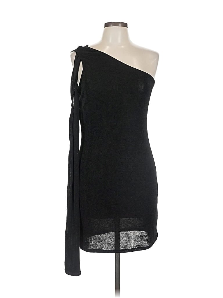 Pre-owned Prettylittlething Sleeveless Top Black One Shoulder Neckline Tops