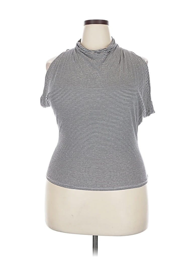 Pre-owned Halston Heritage Short Sleeve Turtleneck In Gray