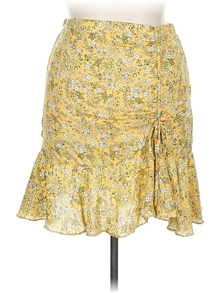 Pre-owned Max Studio Casual Skirt In Yellow
