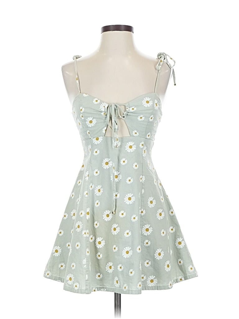 Pre-owned Showpo Casual Dress In Green