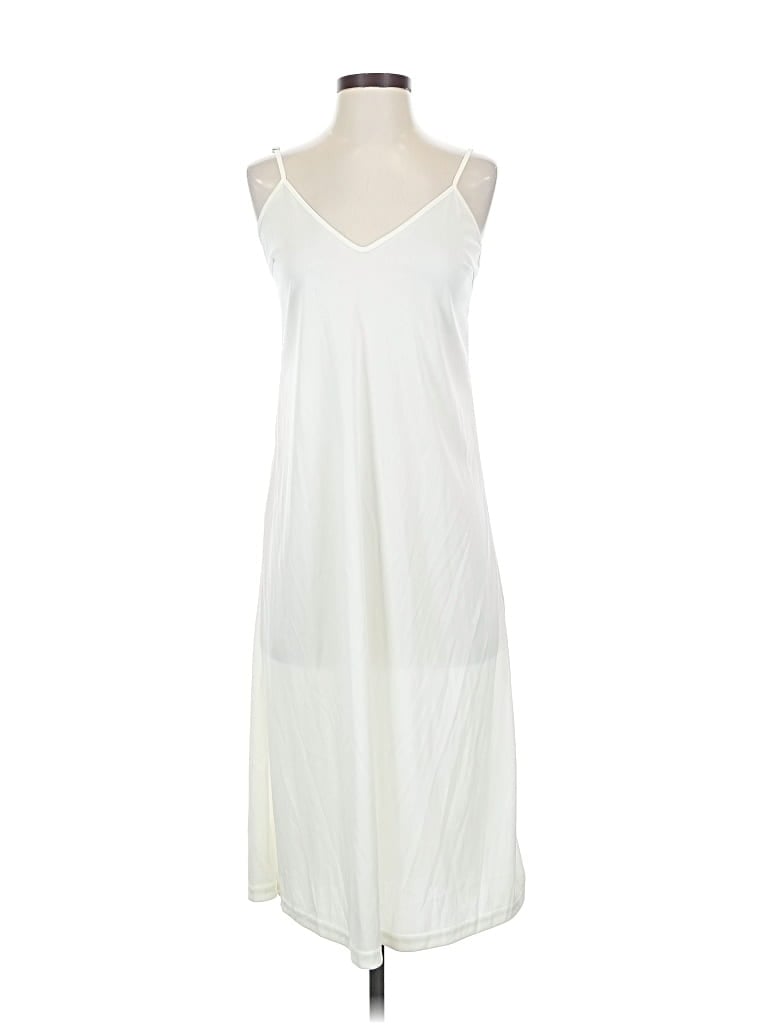 Pre-owned Vici Casual Dress In White