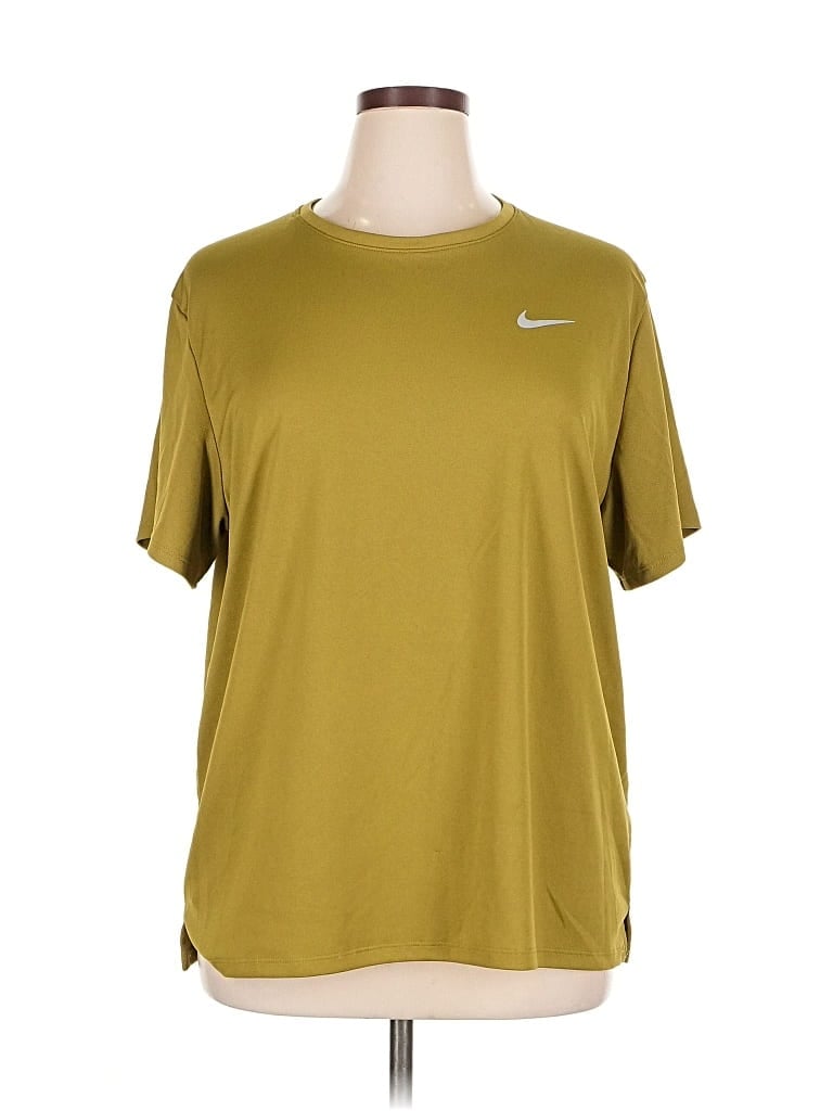 Pre-owned Nike Active T-shirt In Gold