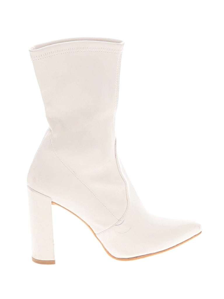 Pre-owned Stuart Weitzman Ankle Boots In White