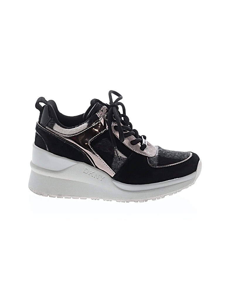 Pre-owned Dkny Sneakers In Black
