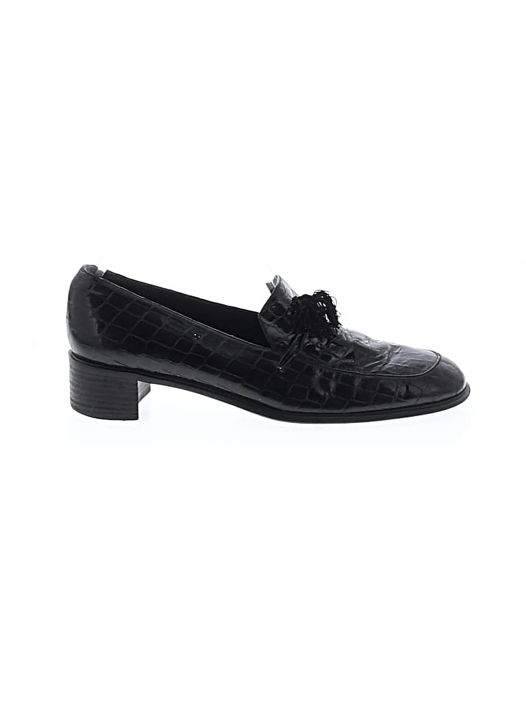Pre-owned Stuart Weitzman Flats In Black