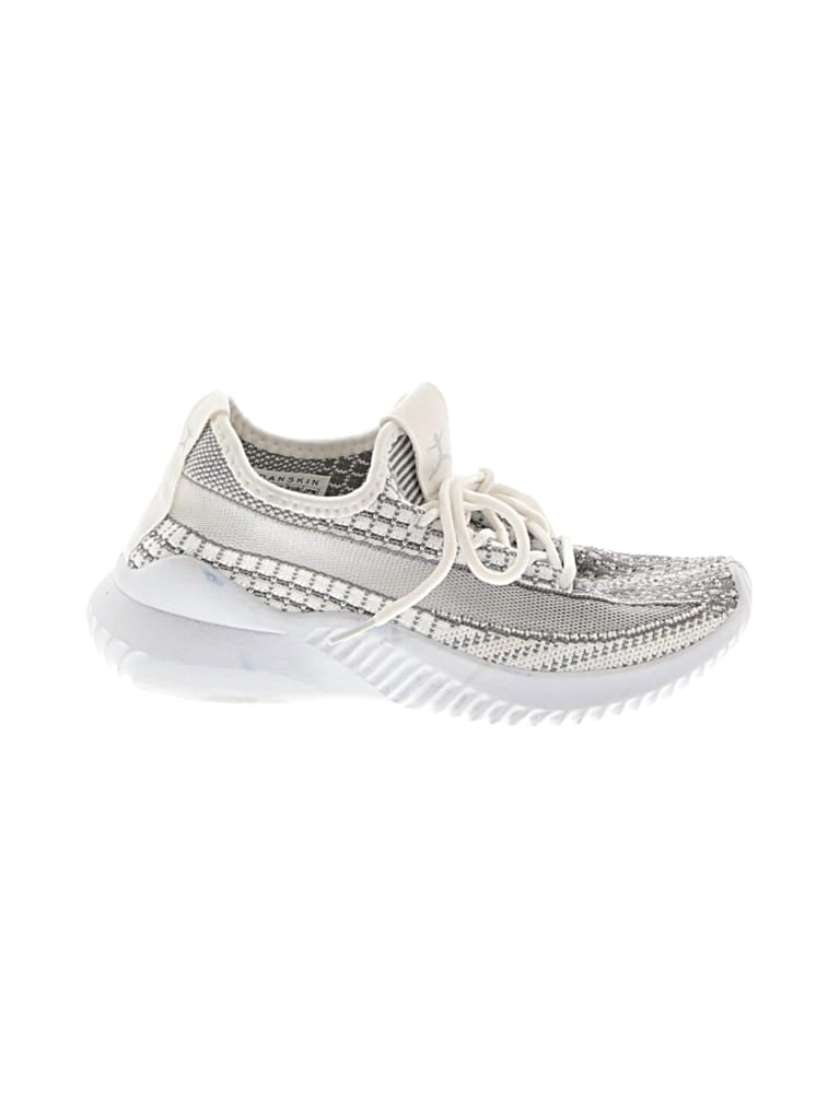 Pre-owned Danskin Sneakers In White