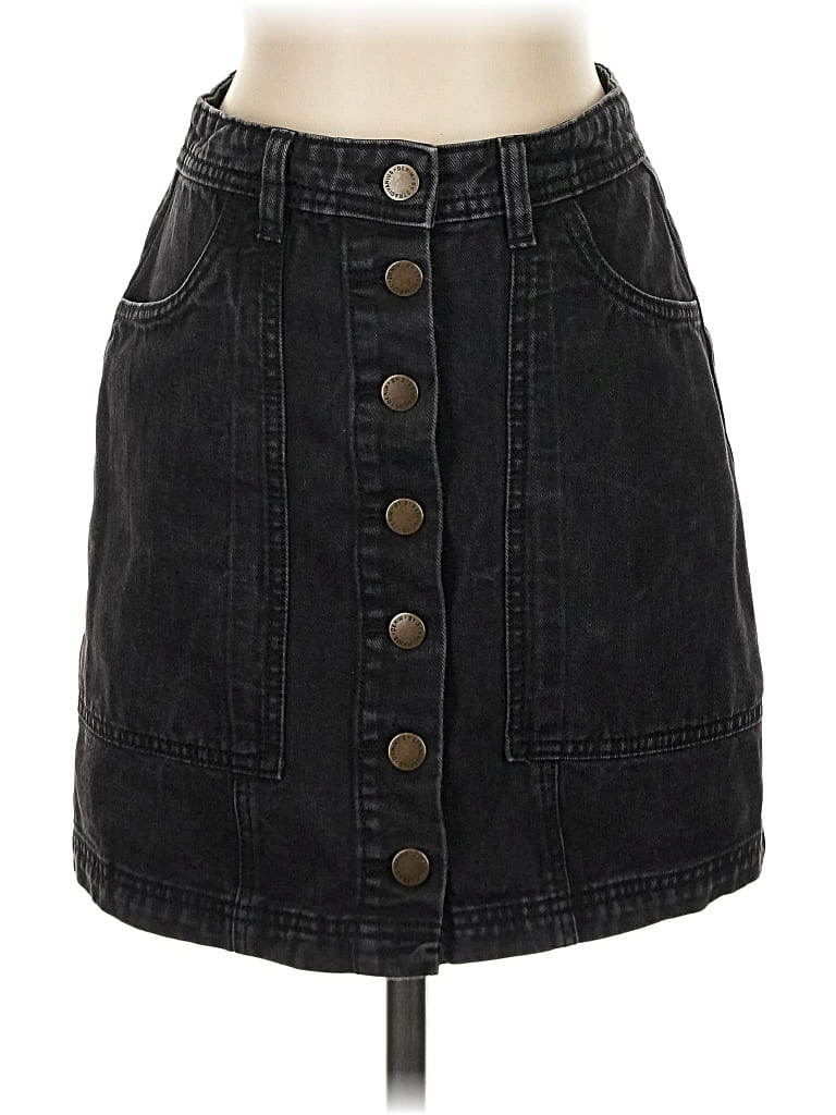 Pre-owned Stradivarius Denim Skirt In Black