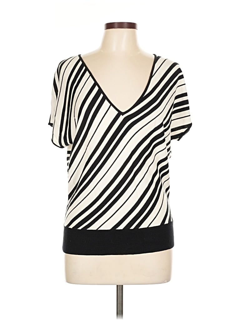 Pre-owned New York And Company Short Sleeve T-shirt In White