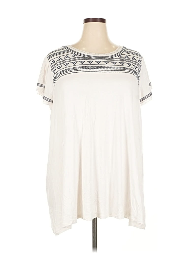 Pre-owned Torrid Short Sleeve T-shirt In White