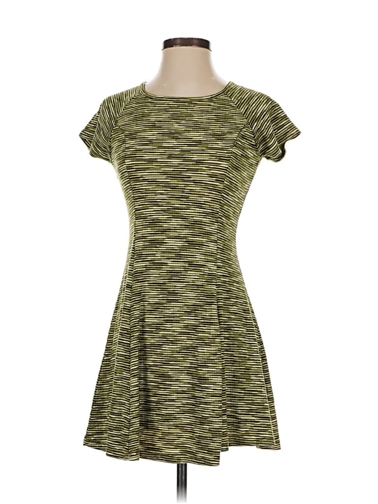 Pre-owned Derek Heart Casual Dress In Green