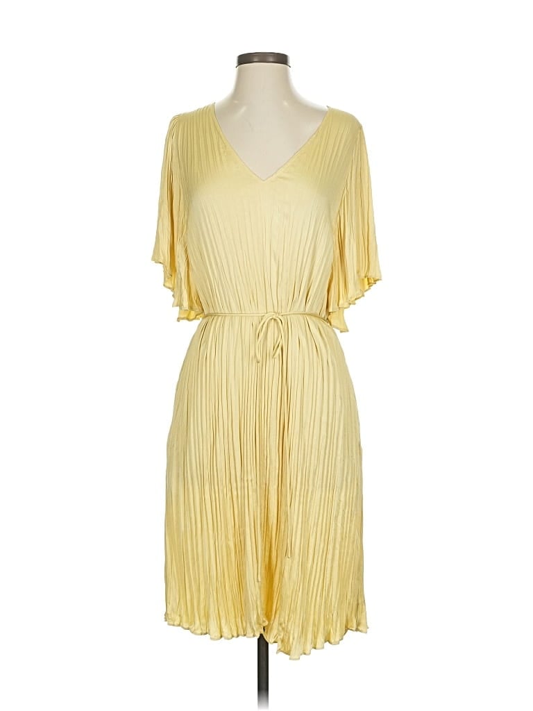 Pre-owned Vince Casual Dress In Yellow