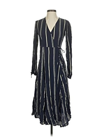 Urban Outfitters Casual Dress (view 1)