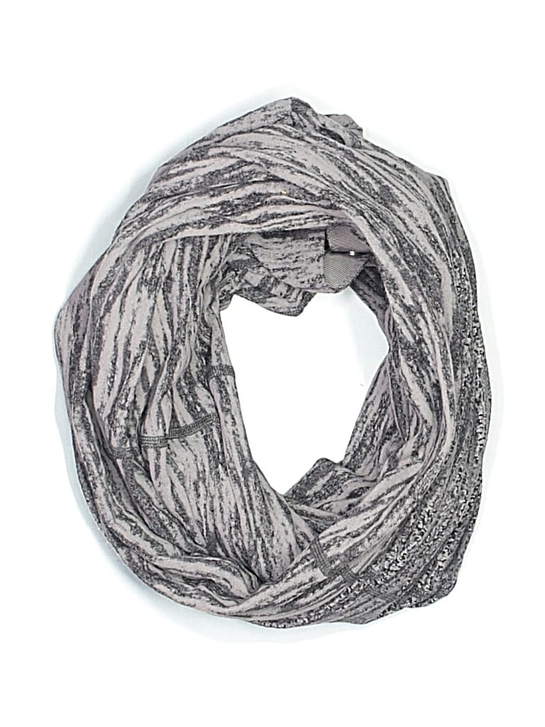 Pre-owned Lululemon Athletica Scarf In Gray