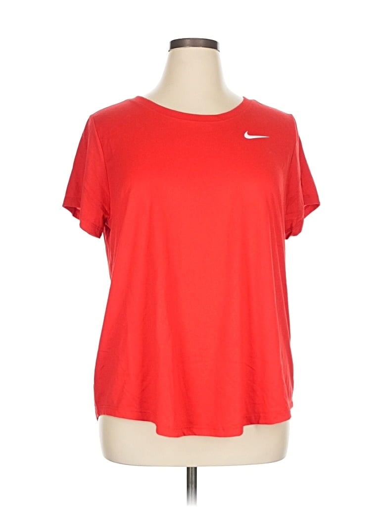 Pre-owned Nike Active T-shirt In Red