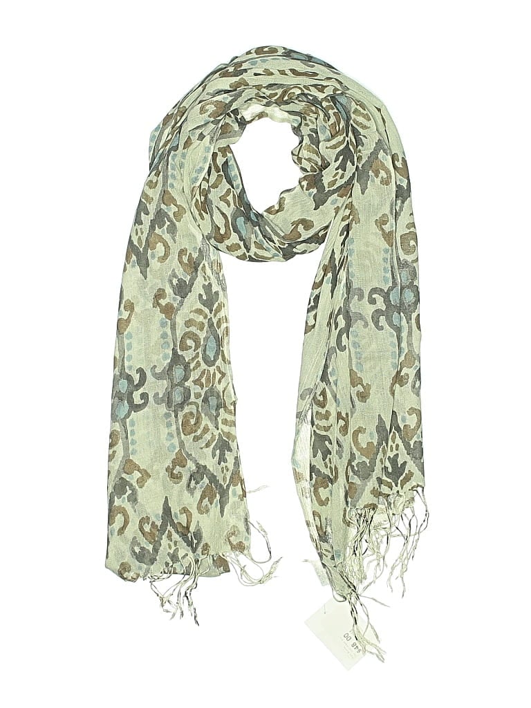 Pre-owned Coco Scarf In Gray