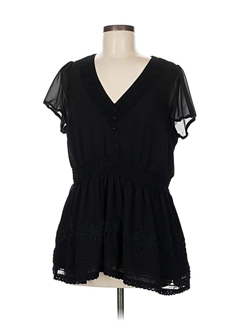 Pre-owned Torrid Short Sleeve Blouse In Black
