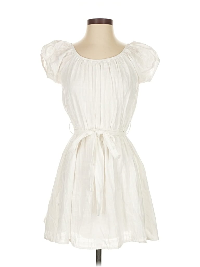 Pre-owned Lucca Casual Dress In White