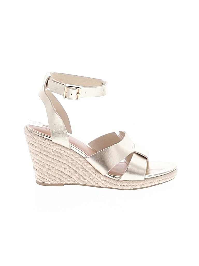 Pre-owned Old Navy Wedges In Gold