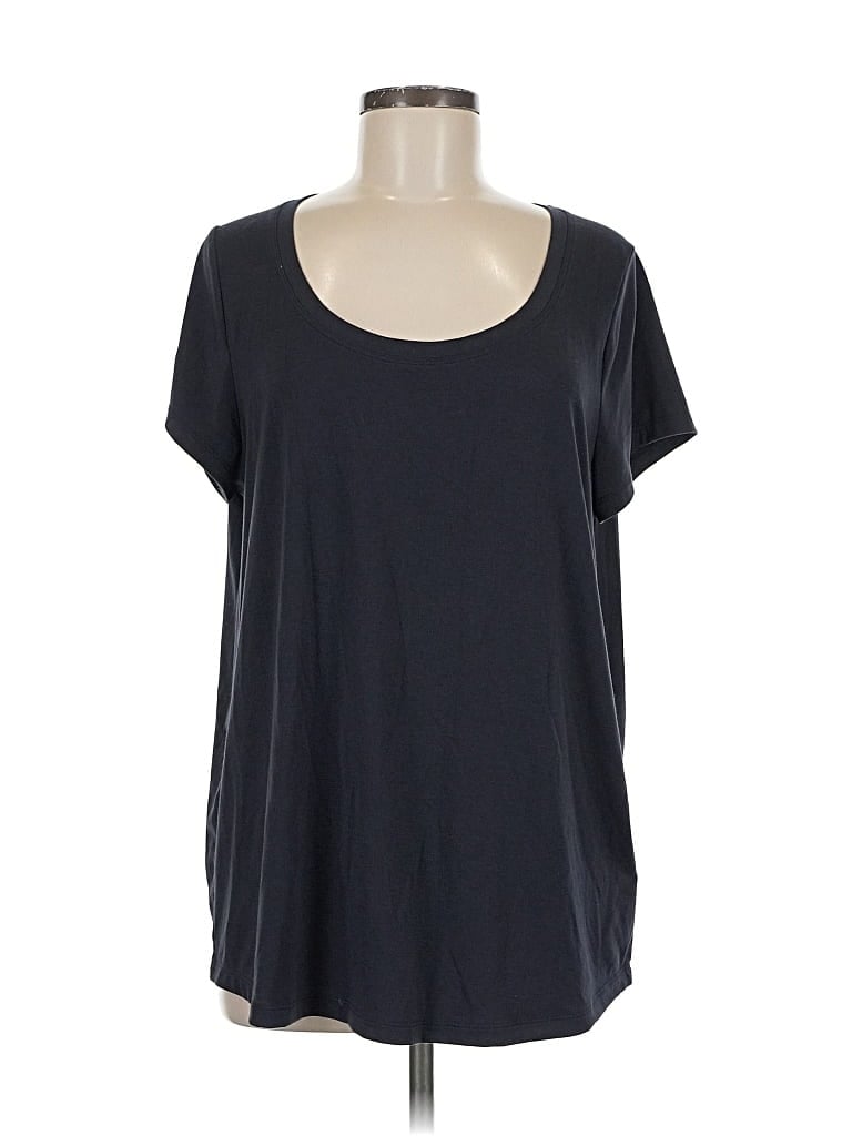 Pre-owned Athleta Short Sleeve T-shirt In Black