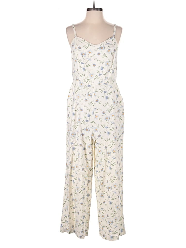 Pre-owned Old Navy Jumpsuit In White