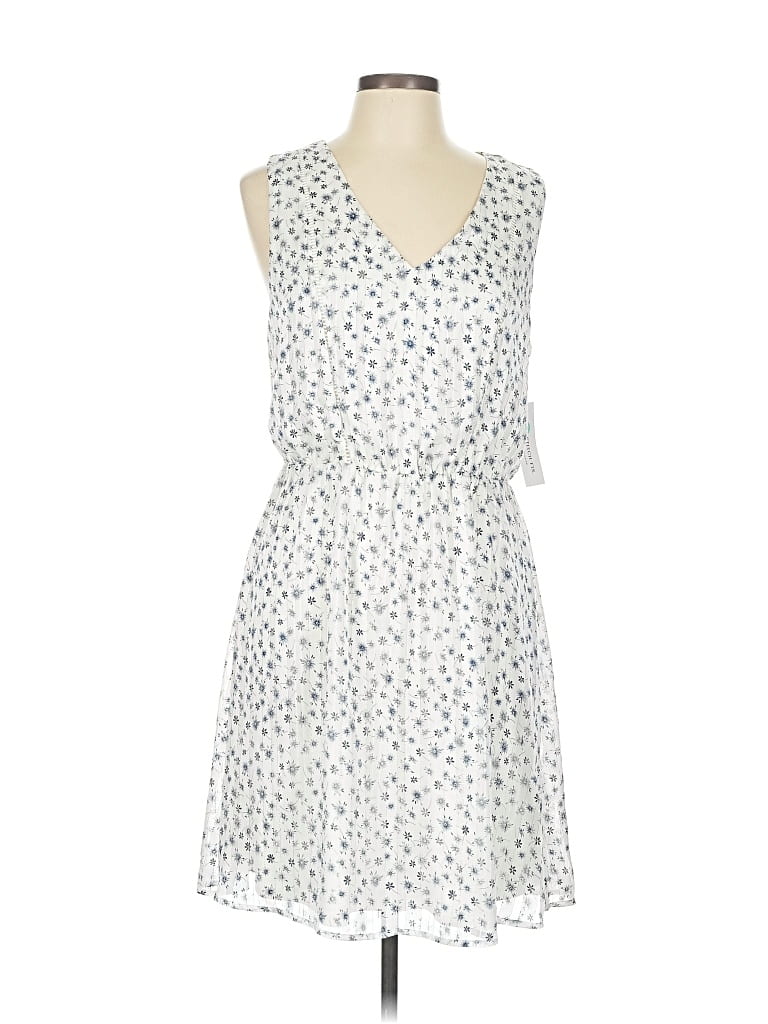 Pre-owned Collective Concepts Casual Dress In White