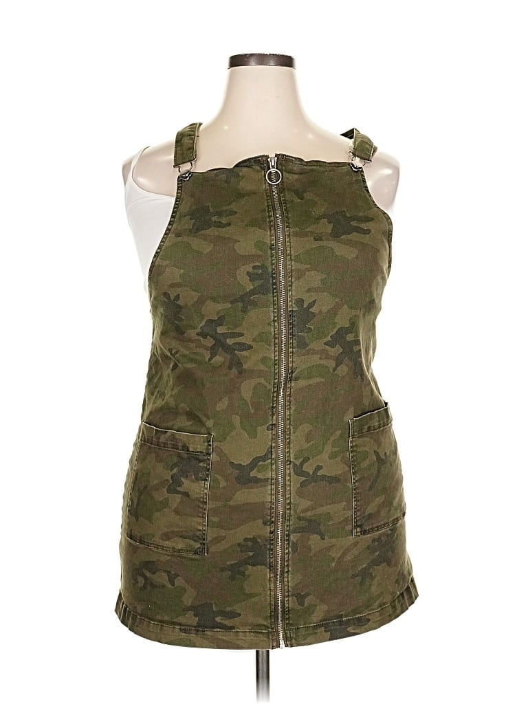Pre-owned So Casual Dress In Green