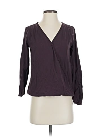 Lululemon Athletica 3/4 Sleeve T-Shirt (view 1)