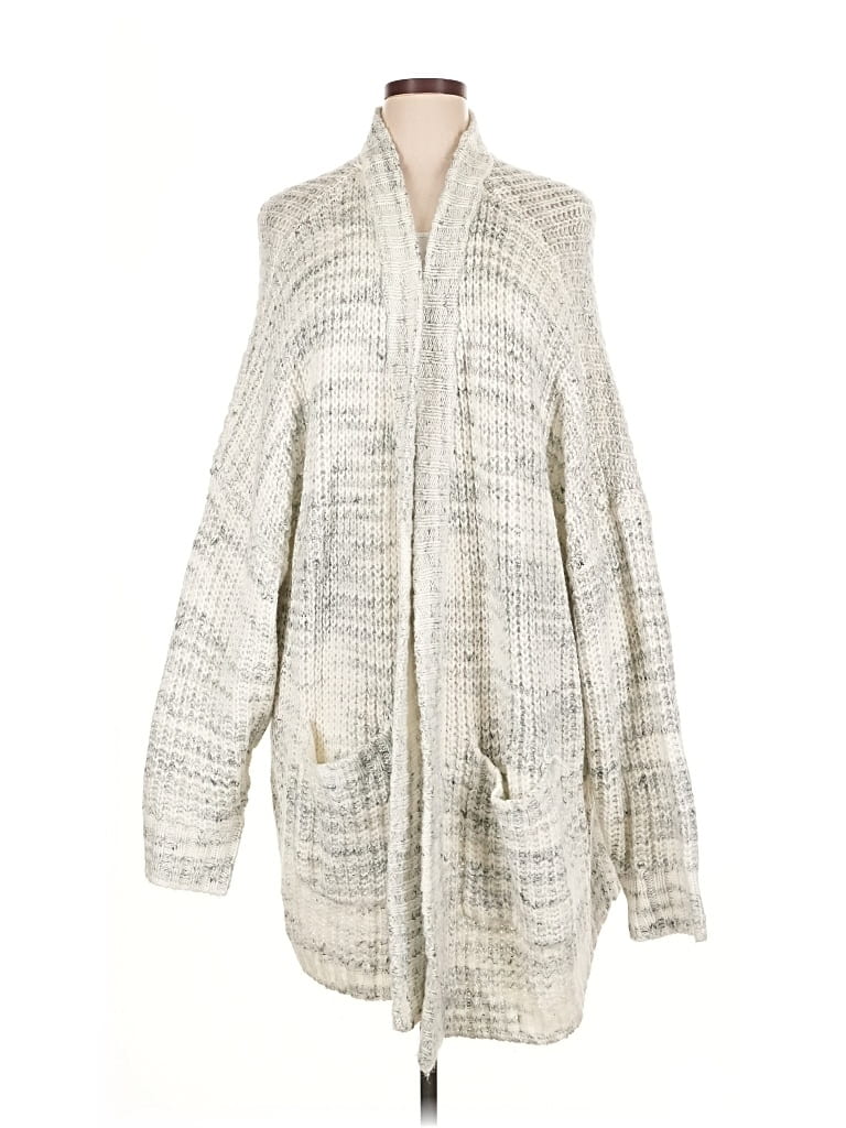 Pre-owned Torrid Cardigan Sweater In White