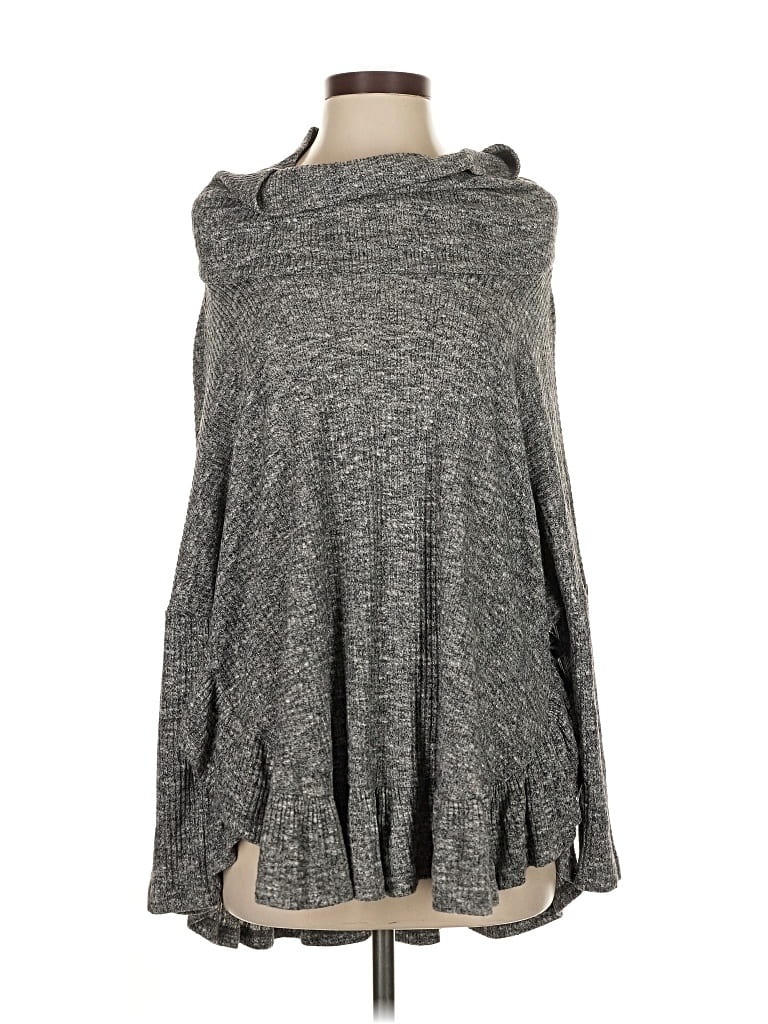 Pre-owned She + Sky Poncho In Gray