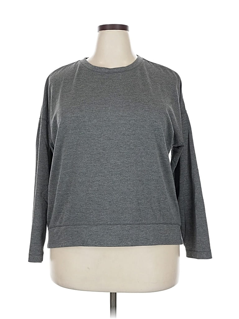 Pre-owned Avia 3/4 Sleeve T-shirt In Gray