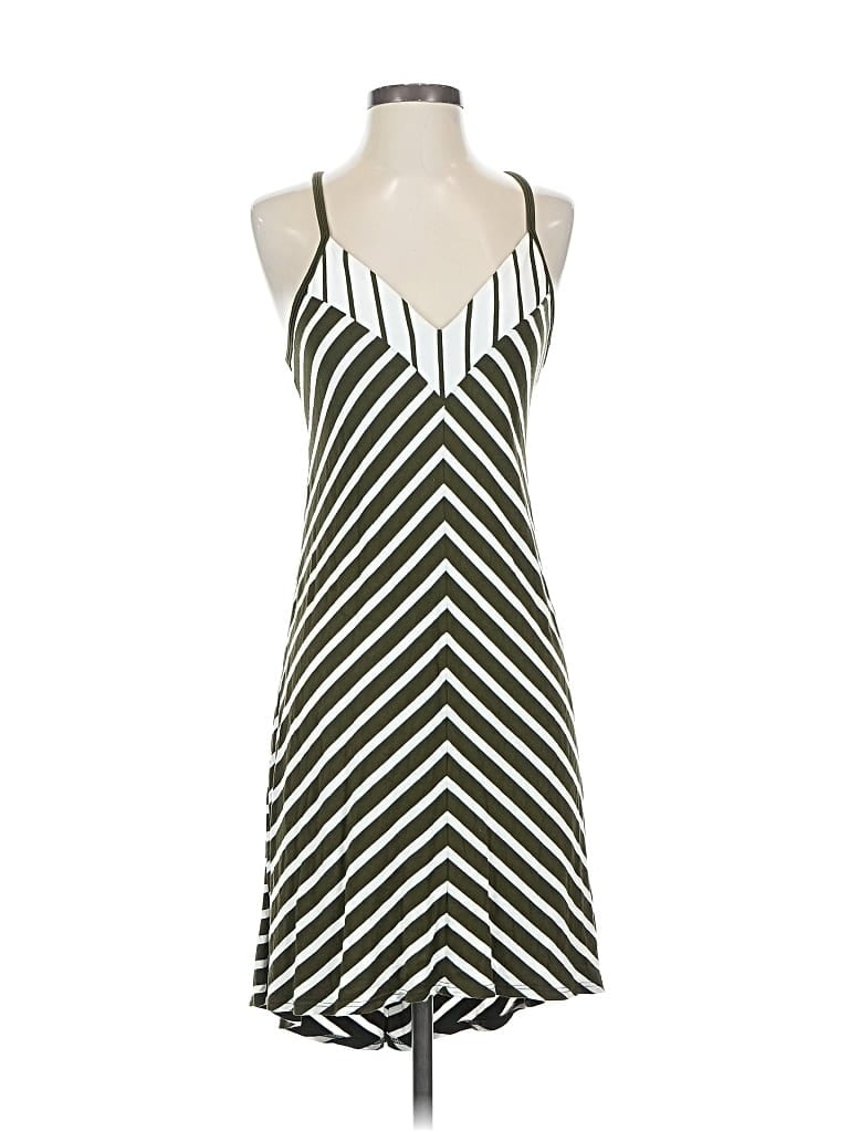 Pre-owned Laila Jayde Casual Dress In Green