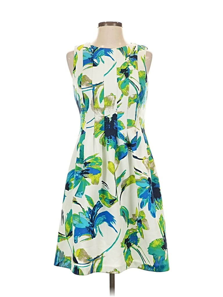 Pre-owned Vince Camuto Casual Dress In Green