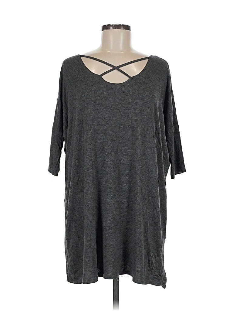 Pre-owned 42 Pops 3/4 Sleeve Top Gray Keyhole Neckline Tops