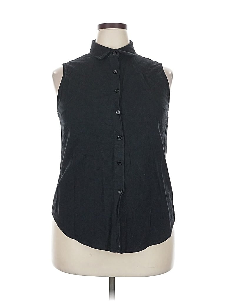 Pre-owned Hotouch Sleeveless Button Down Shirt In Black