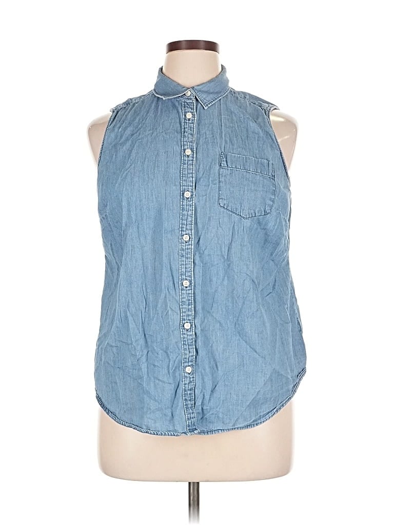 Pre-owned St. John's Bay Sleeveless Button Down Shirt In Blue