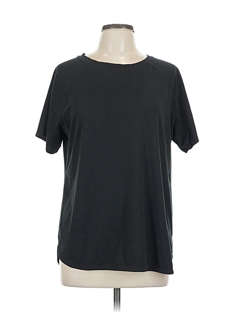 Pre-owned Avia Short Sleeve T-shirt In Black